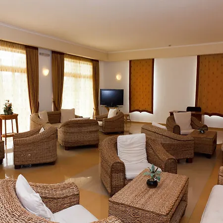 Gaia Village Тигаки