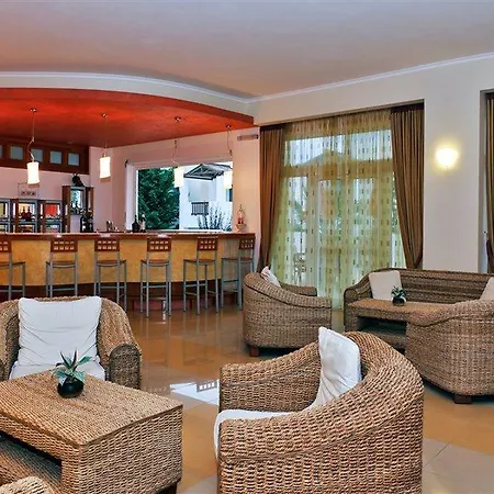 Gaia Village Hotell