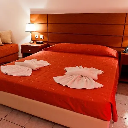 Gaia Village Hotell