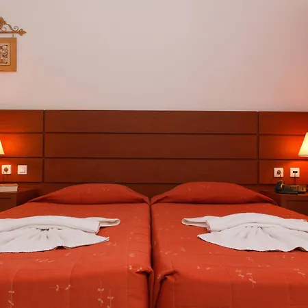 Gaia Village Hotell 3*