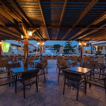 فندق Gaia Village 3*